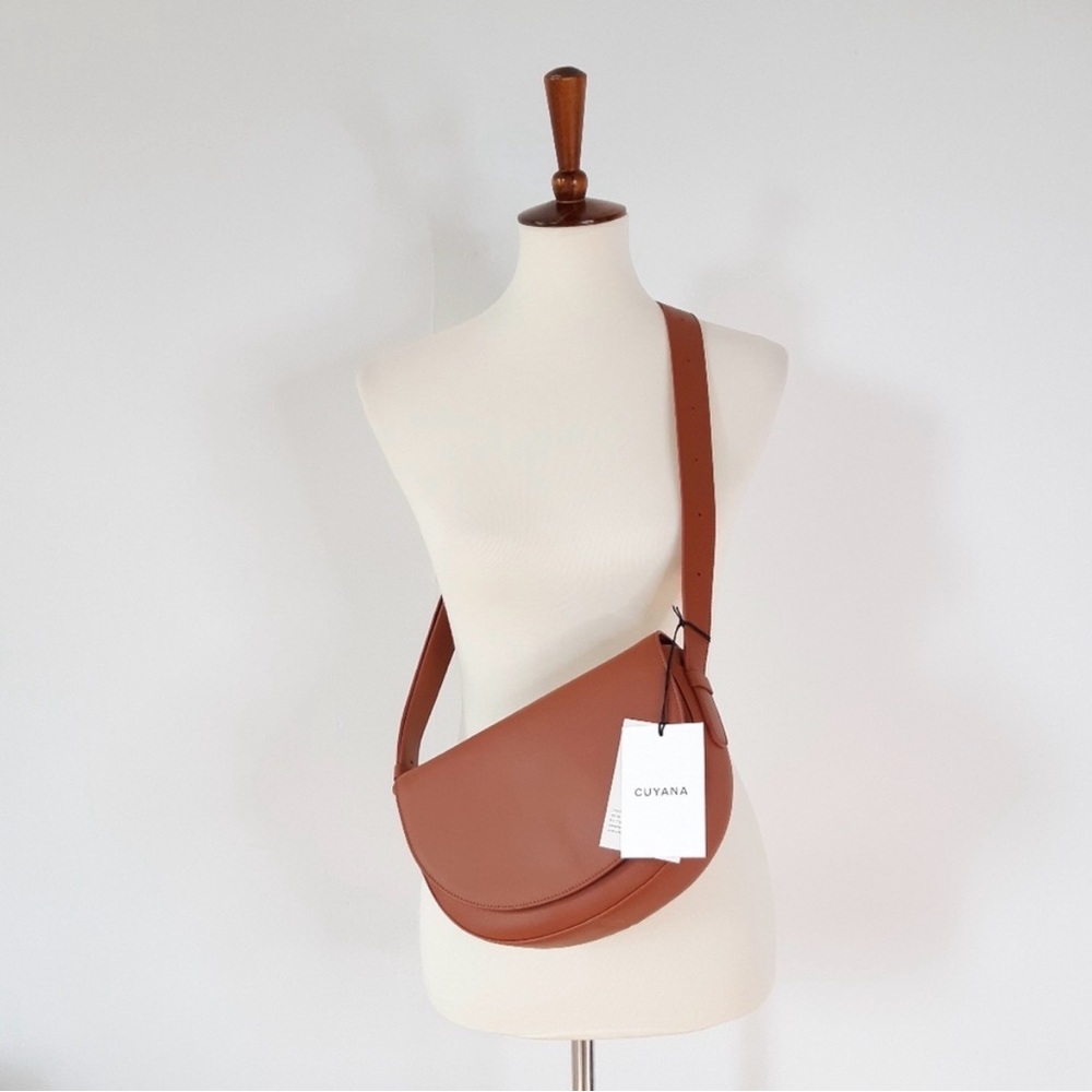 CUYANA | Discontinued Half-Moon Shoulder Bag • Caramel — Full Grain Leather - Picture 7 of 7